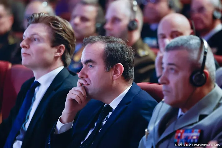 Ruim 30 legerchefs bij beraad over troepenmacht voor Oekraïne