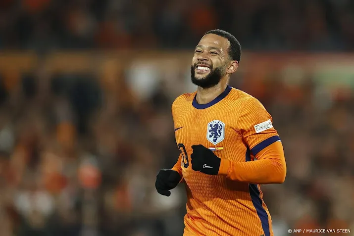 Aanvaller Depay staat voor honderdste interland met Oranje
