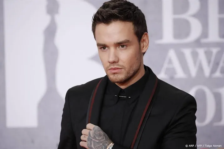 Vriendin Liam Payne haalt herinneringen op in video