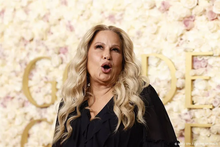 Jennifer Coolidge (63) weer in trek bij mannen door White Lotus