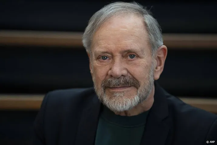 Rij bij DeLaMar in Amsterdam voor afscheid Rob de Nijs