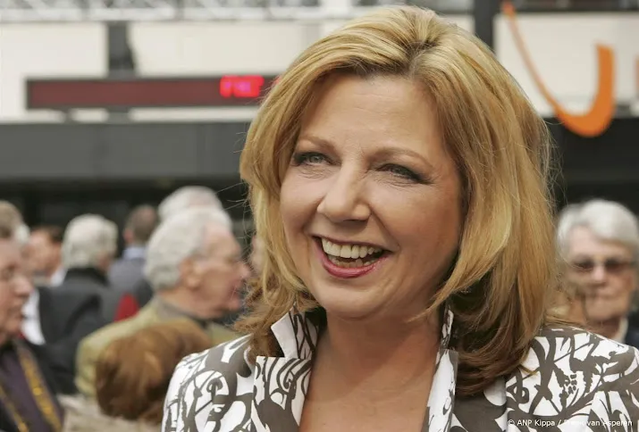 Paul de Leeuw en Patty Brard gedenken 'lieve' Loretta Schrijver