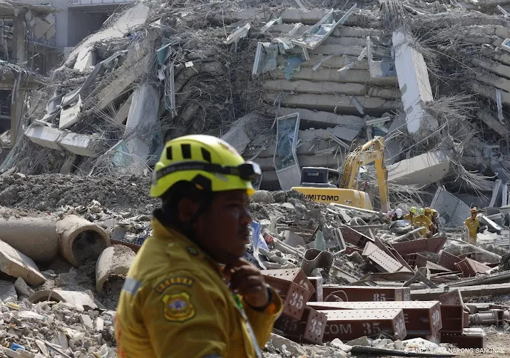 Beurshandel in Bangkok stilgelegd na aardbeving Myanmar