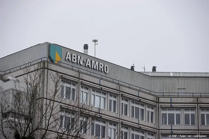 Meer aandacht voor geld nodig op scholen, zegt ABN AMRO-directeur