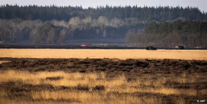 Ede waarschuwt voor hoge temperatuur door brand op hei: blijf weg