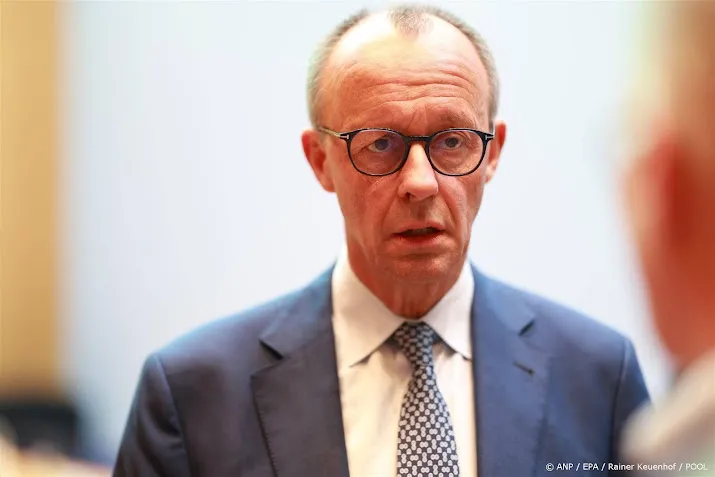 Beoogd Duitse bondskanselier wil snel actie om kelderende beurzen