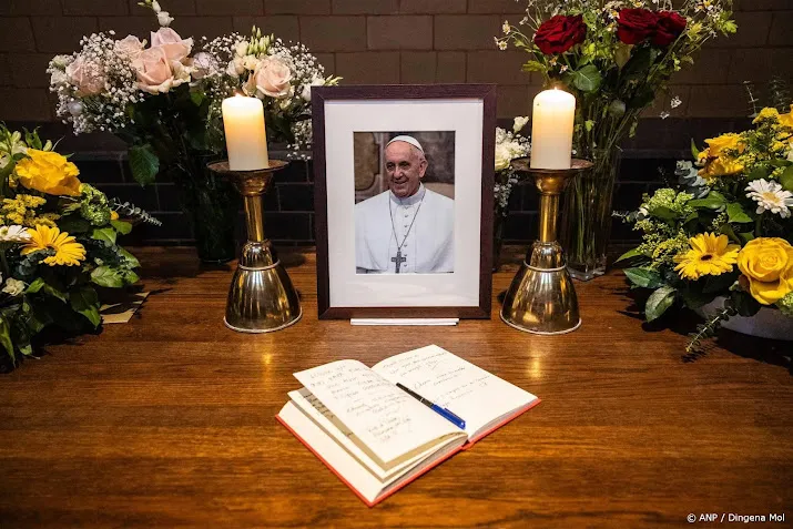 Overlijden van de paus brengt enorm mediacircus op de been