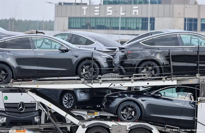 Tesla spoort Canadezen aan: koop auto geprijsd voor heffing