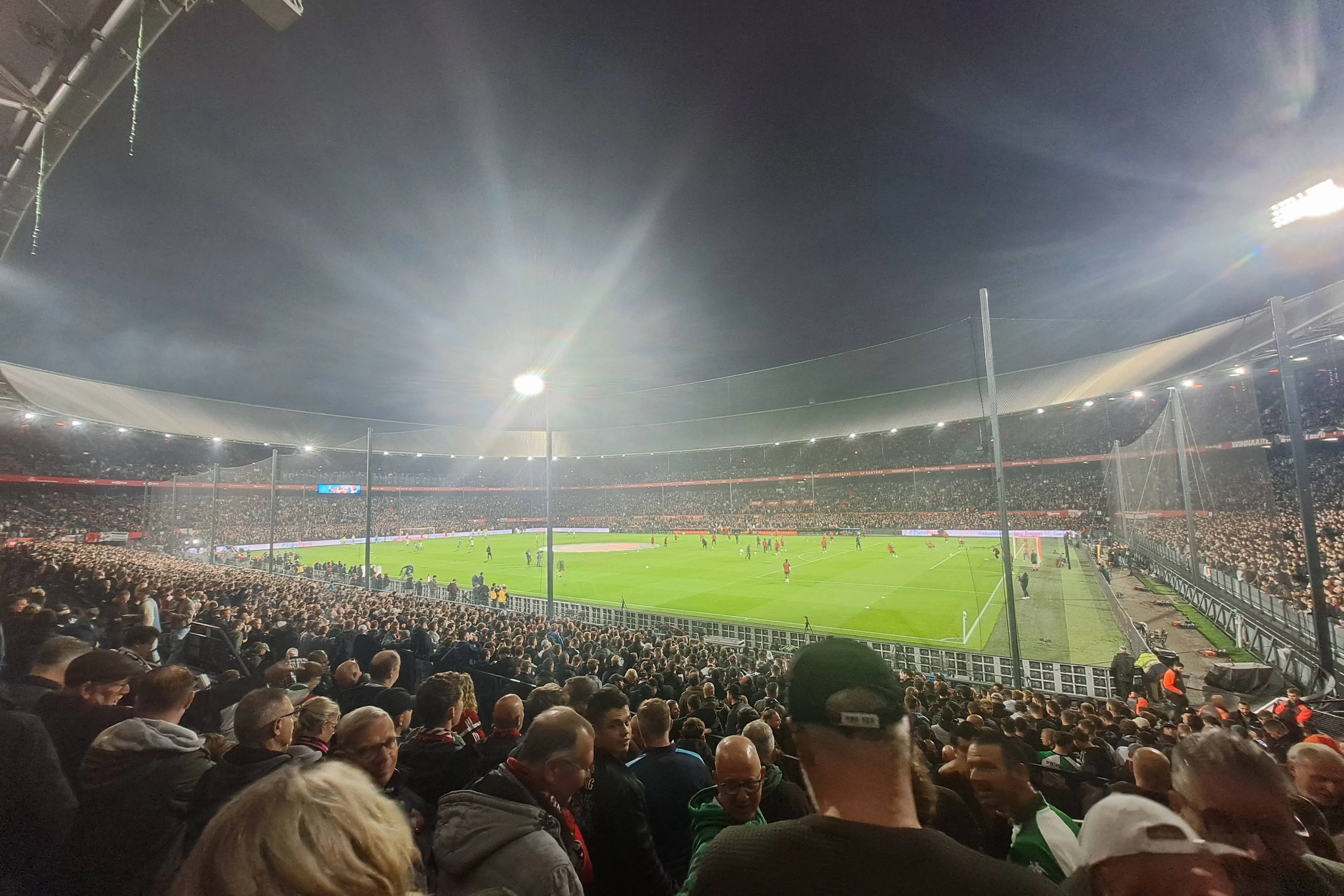 Feyenoord is druk bezig op de transfermarkt: viertal ontwikkelingen binnen 24 uur