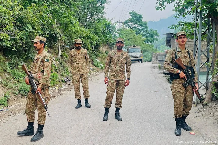 India beschuldigt Pakistan van aanvallen met drones en raketten