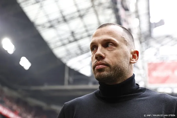 Ajax bevestigt komst trainer Heitinga en assistent Keizer