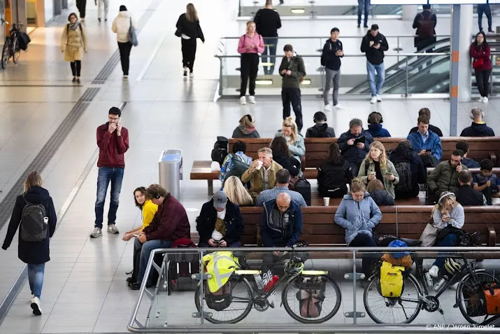 Grote werkgevers laten personeel thuiswerken tijdens treinstaking