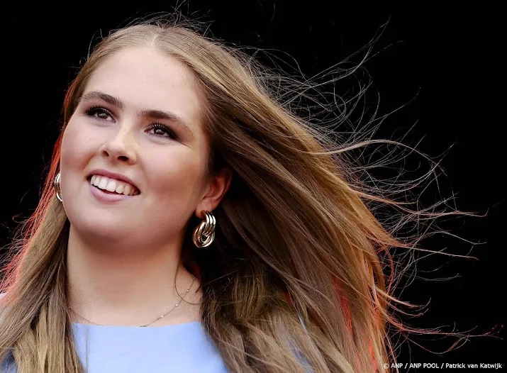 Prinses Amalia breekt arm na val van paard en ondergaat operatie