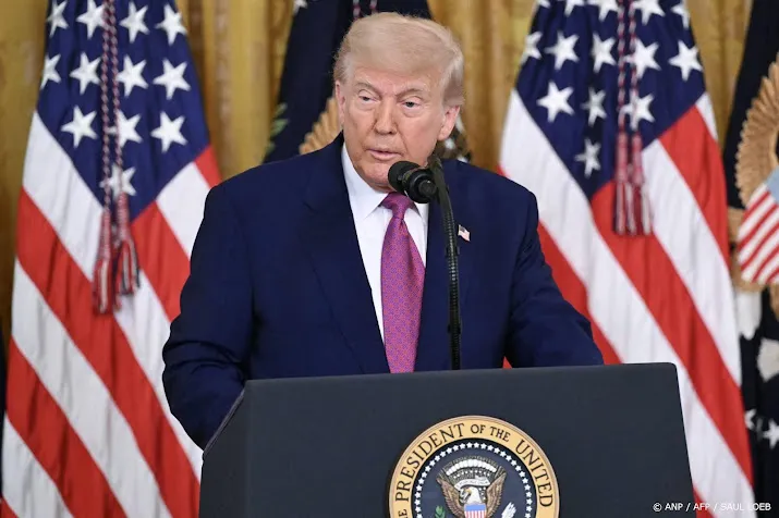 Donald Trump verdient veel geld met crypto's en golfresorts