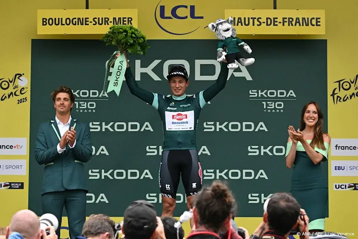 Wielrenner Philipsen succesvol geopereerd na val in Tour