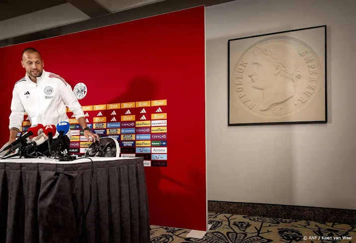 Trainer Heitinga wil 'vermakelijk' voetbal spelen met Ajax