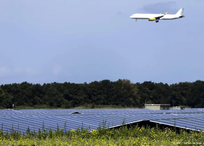Rechter: zonnepark bij Schiphol moet deels weg om reflectie