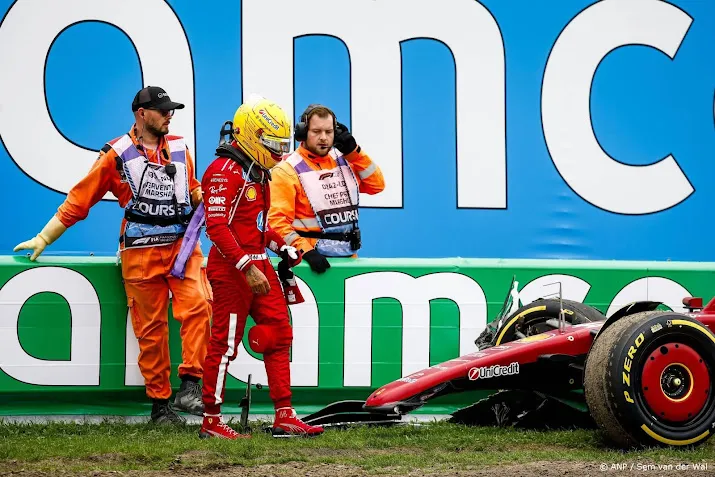Hamilton valt uit bij Formule 1-race in Zandvoort
