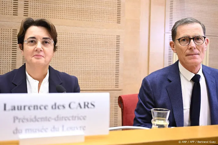 Beschadigde kroon kan na diefstal Louvre gerestaureerd worden