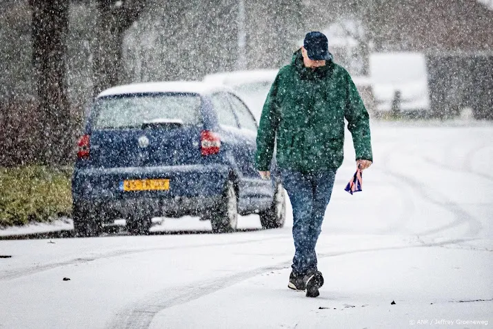 Plaatselijk tot 10 centimeter sneeuw, code geel verlengd