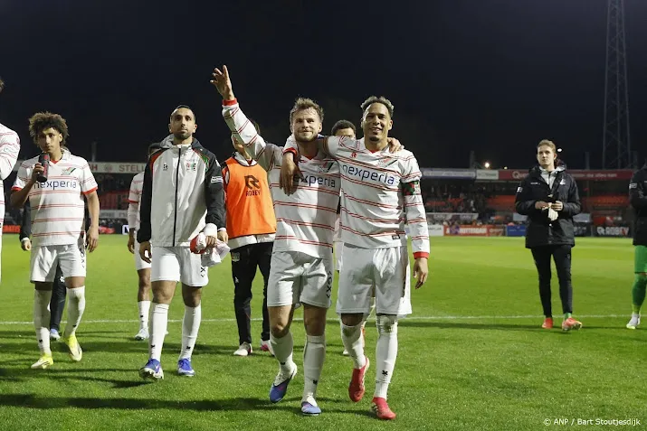 NEC houdt zicht op plek twee dankzij zege op Excelsior 