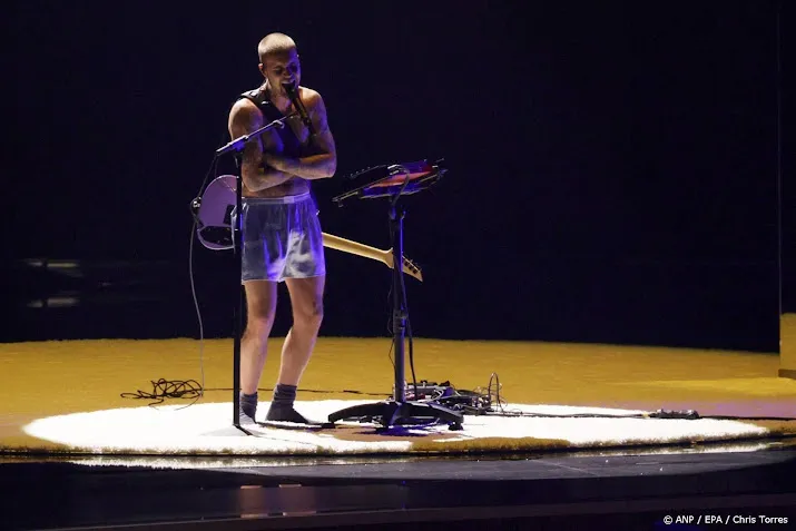 Bieber neemt fans 'mee op reis' en zingt oude hits bij Coachella