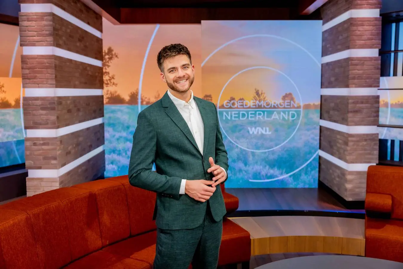 frank van leeuwen als presentator van goedemorgen nederland