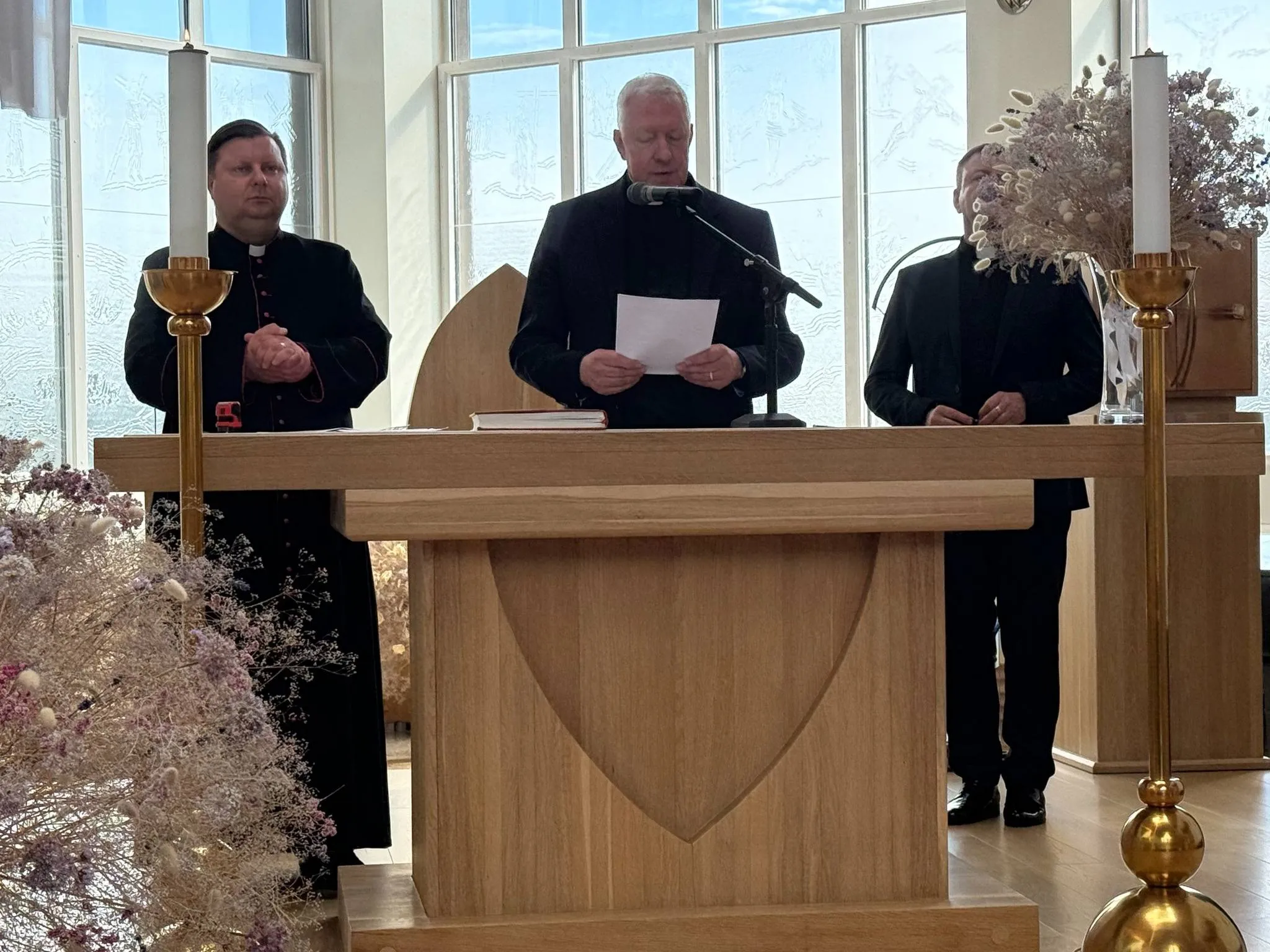 Parapijos perdavimo ceremonija / Nidos Marijos, Krikščionių Pagalbos parapijos nuotr.
