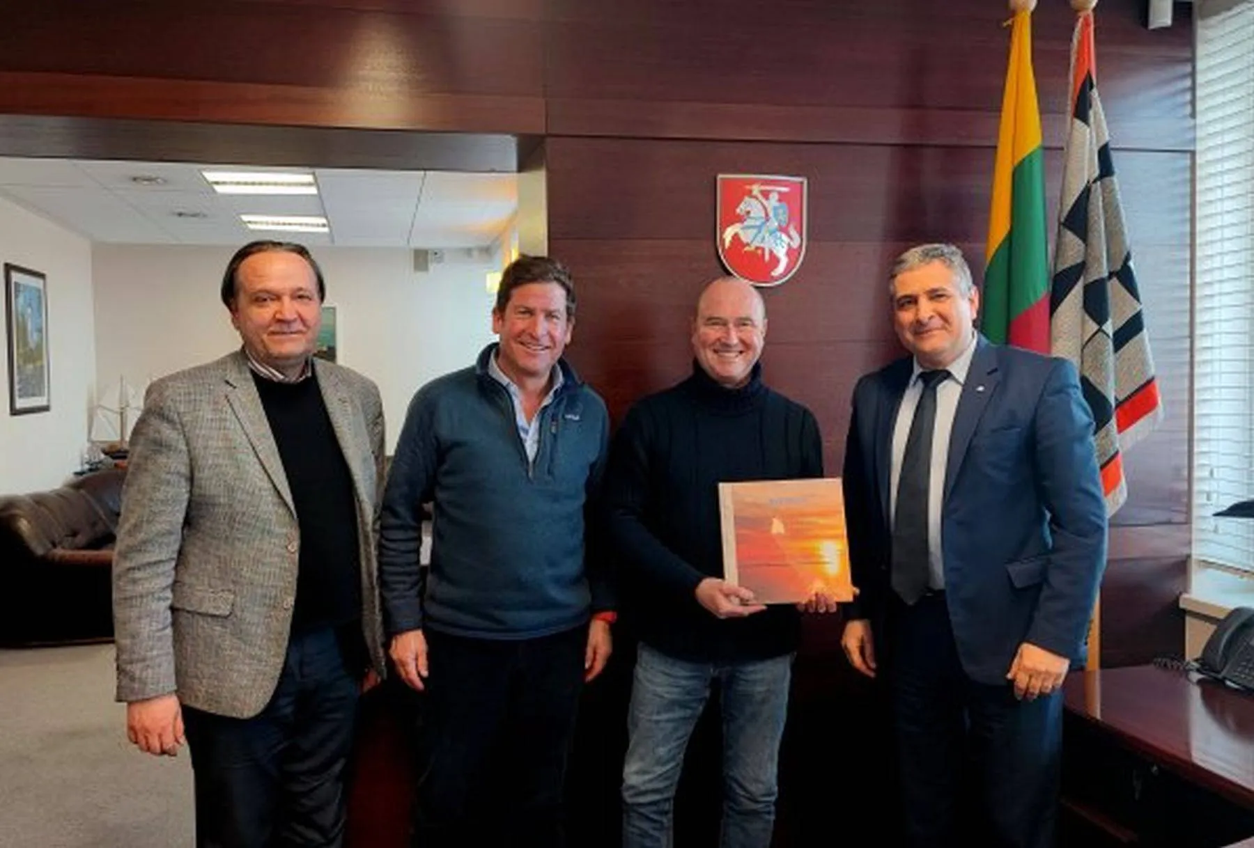 D. Jasaitis, N. Lendraitis su svečiais