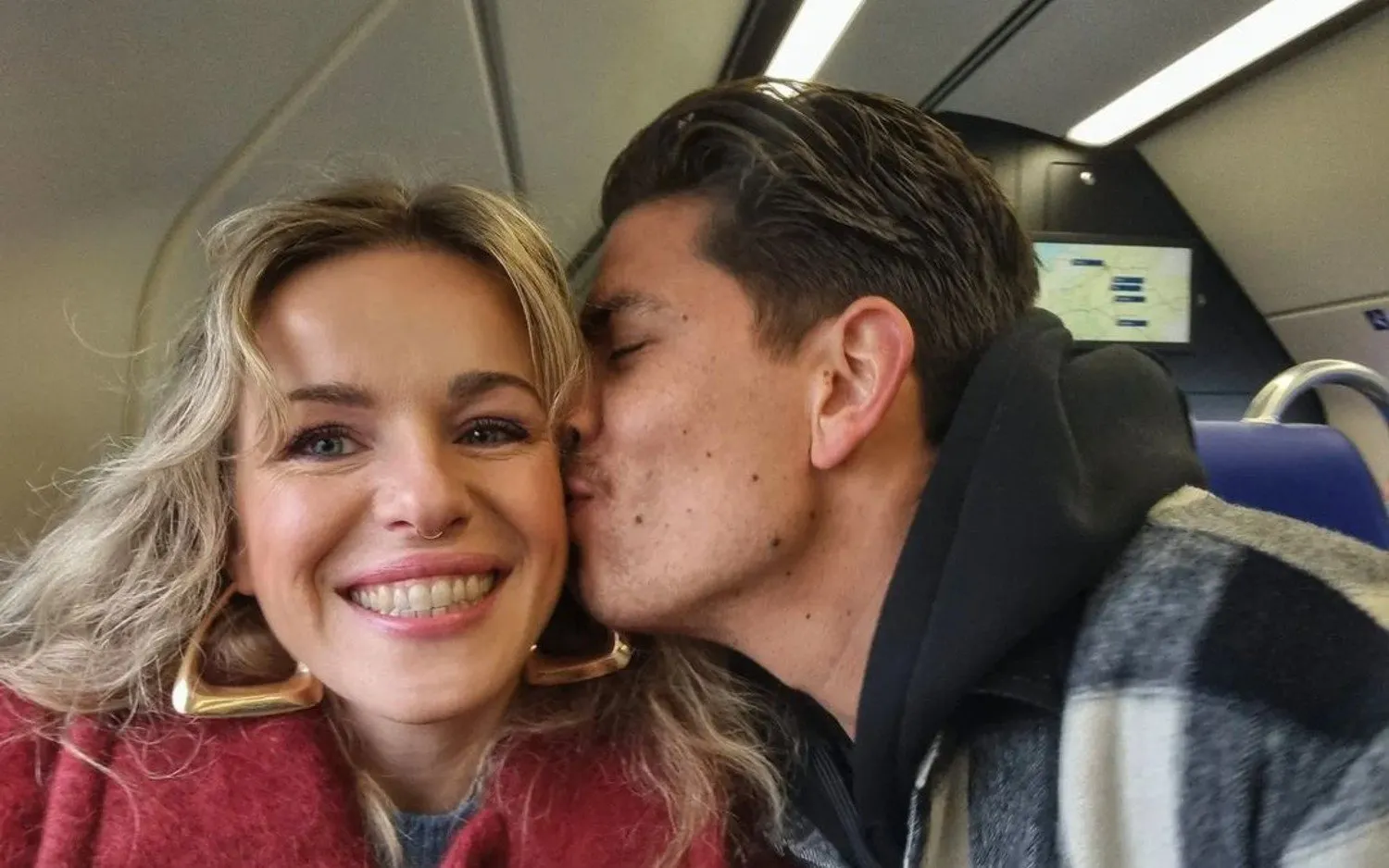 Ex-K3'tje Josje Huisman heeft groot nieuws over gezinsuitbreiding te melden