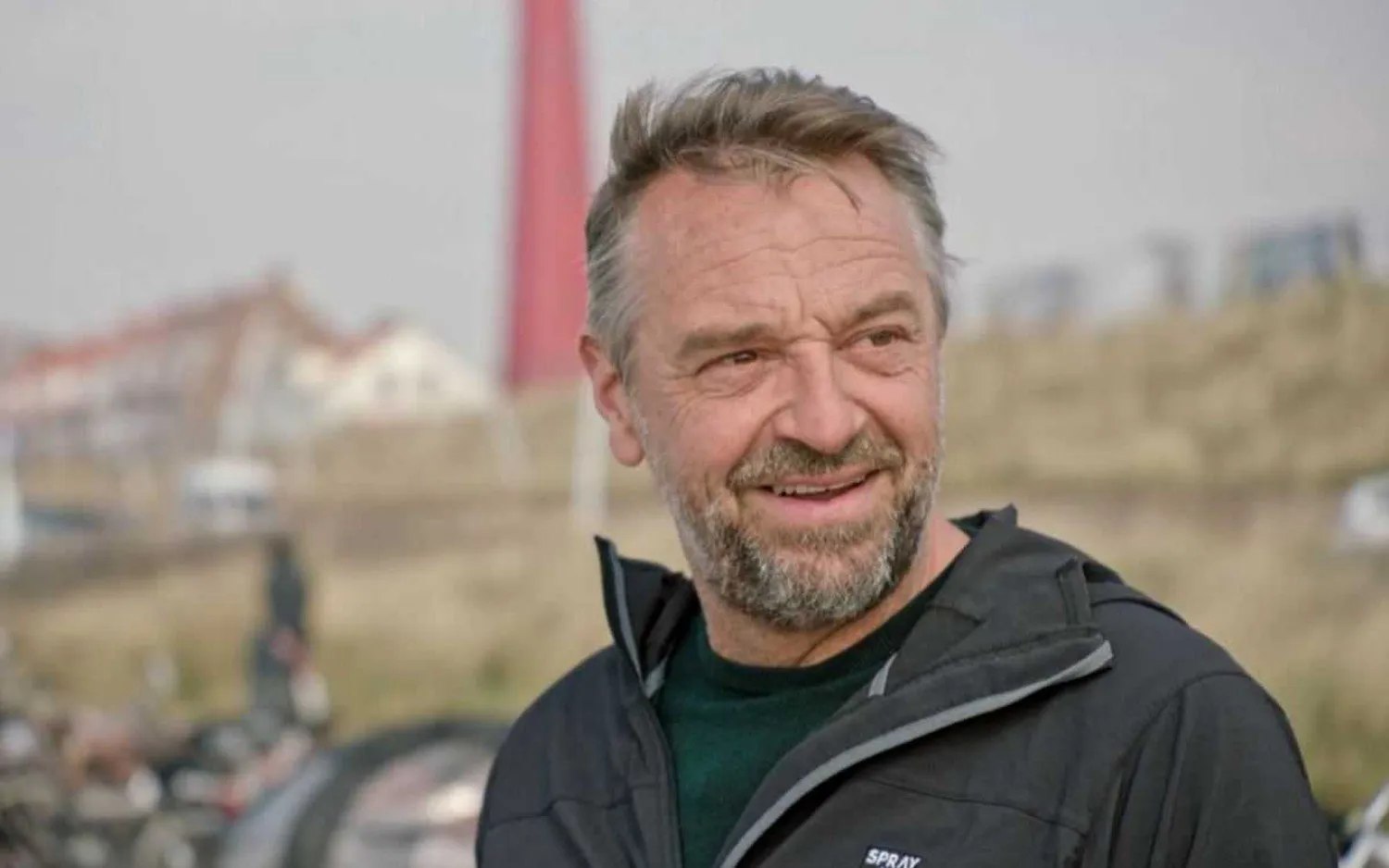 Na meerdere breuken én een operatie: Tom Waes geeft update over zijn gezondheid
