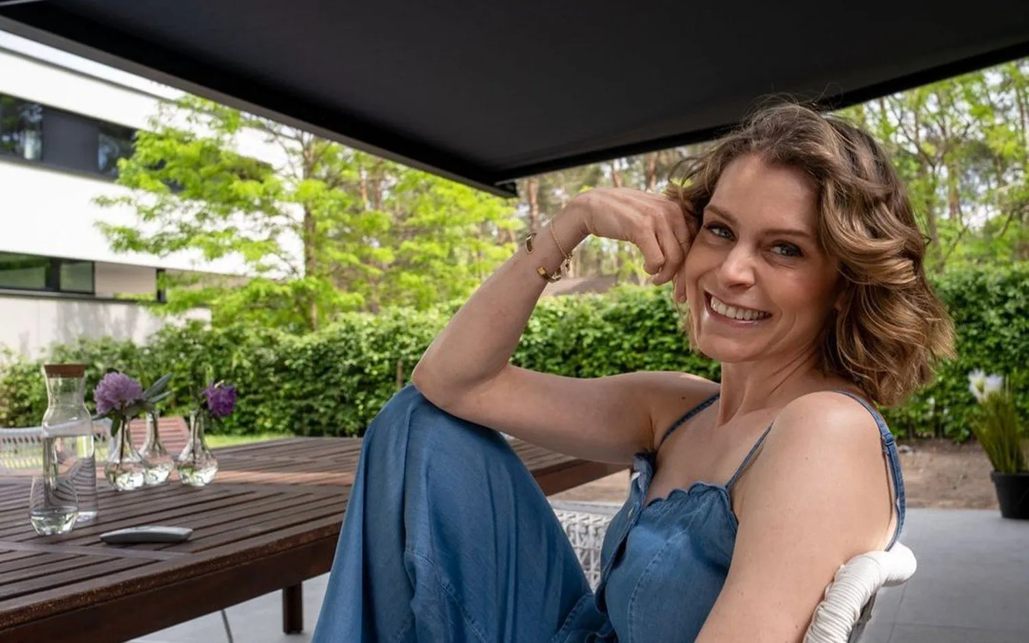 Dina Tersago overladen met reacties nadat ze totaal nieuwe look showt