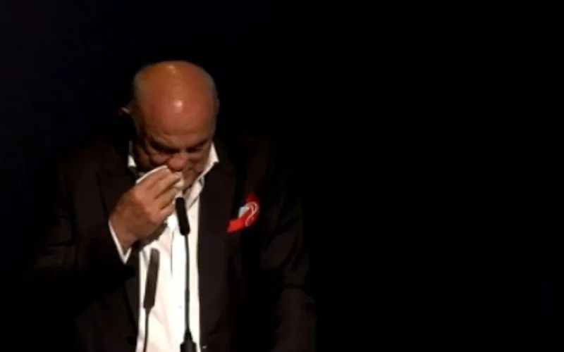Herbert Flack neemt op bijzonder emotionele wijze afscheid van zijn Fabienne: "Vrouw van mijn leven, merci, merci, merci!"