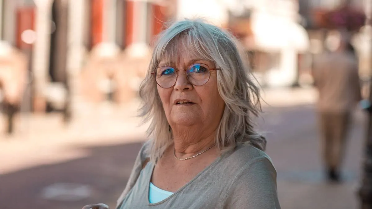 250731OUDEREVROUW