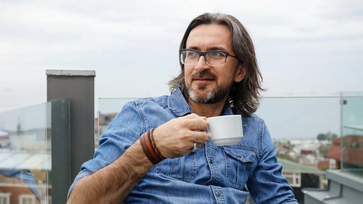 250802MANMETKOFFIE