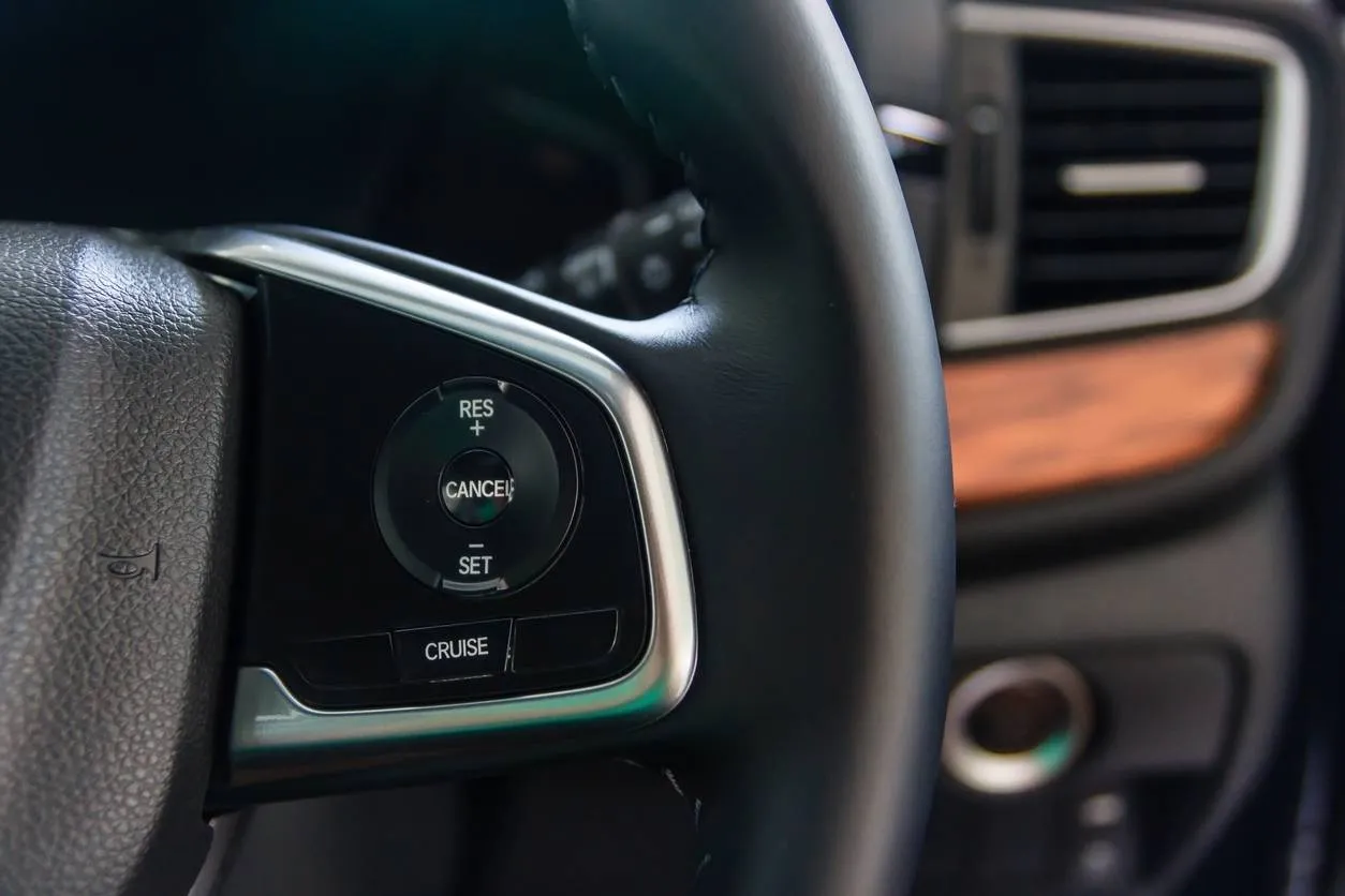 De vergeten veiligheidsfunctie in je auto die bijna niemand gebruikt