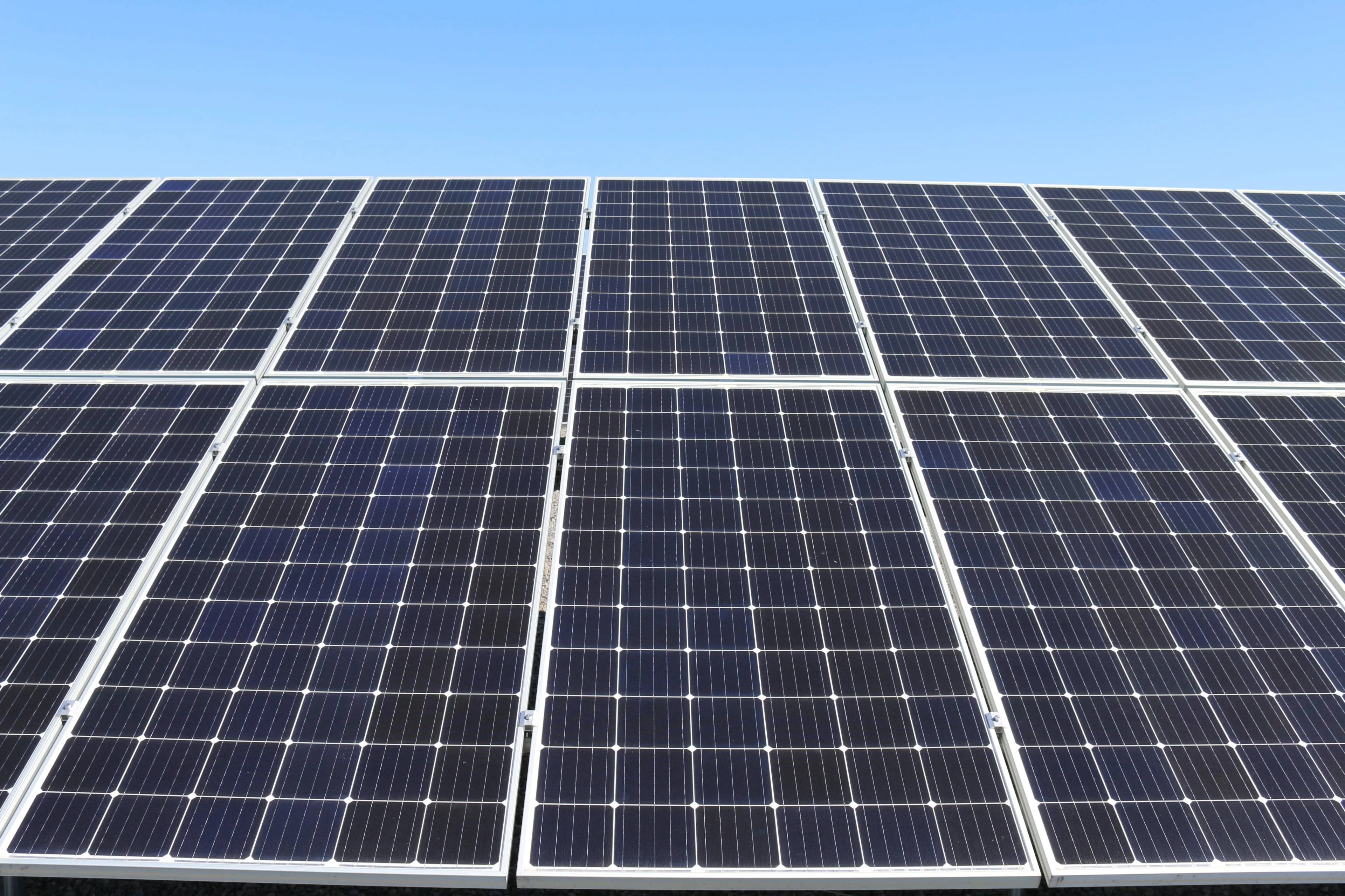 lcec-solar-panels-4985342