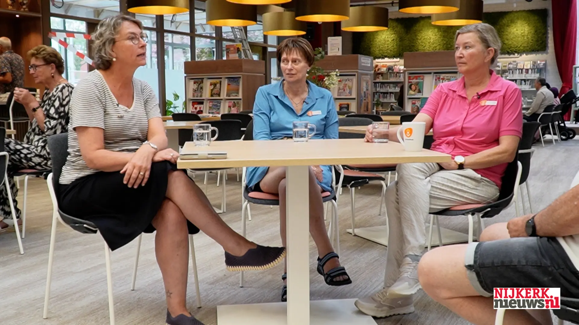 2026-07-02 bibliotheek laura, Mirjem, Josephine