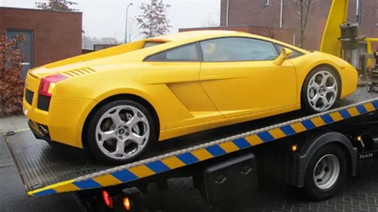afpakken luxe auto