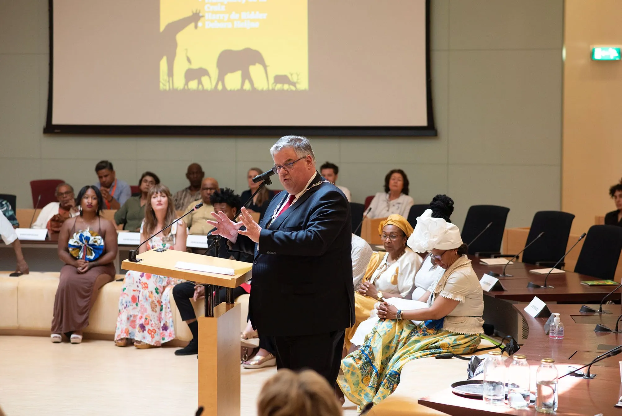 burgemeester hubert bruls aan het woord keti koti juni 2023