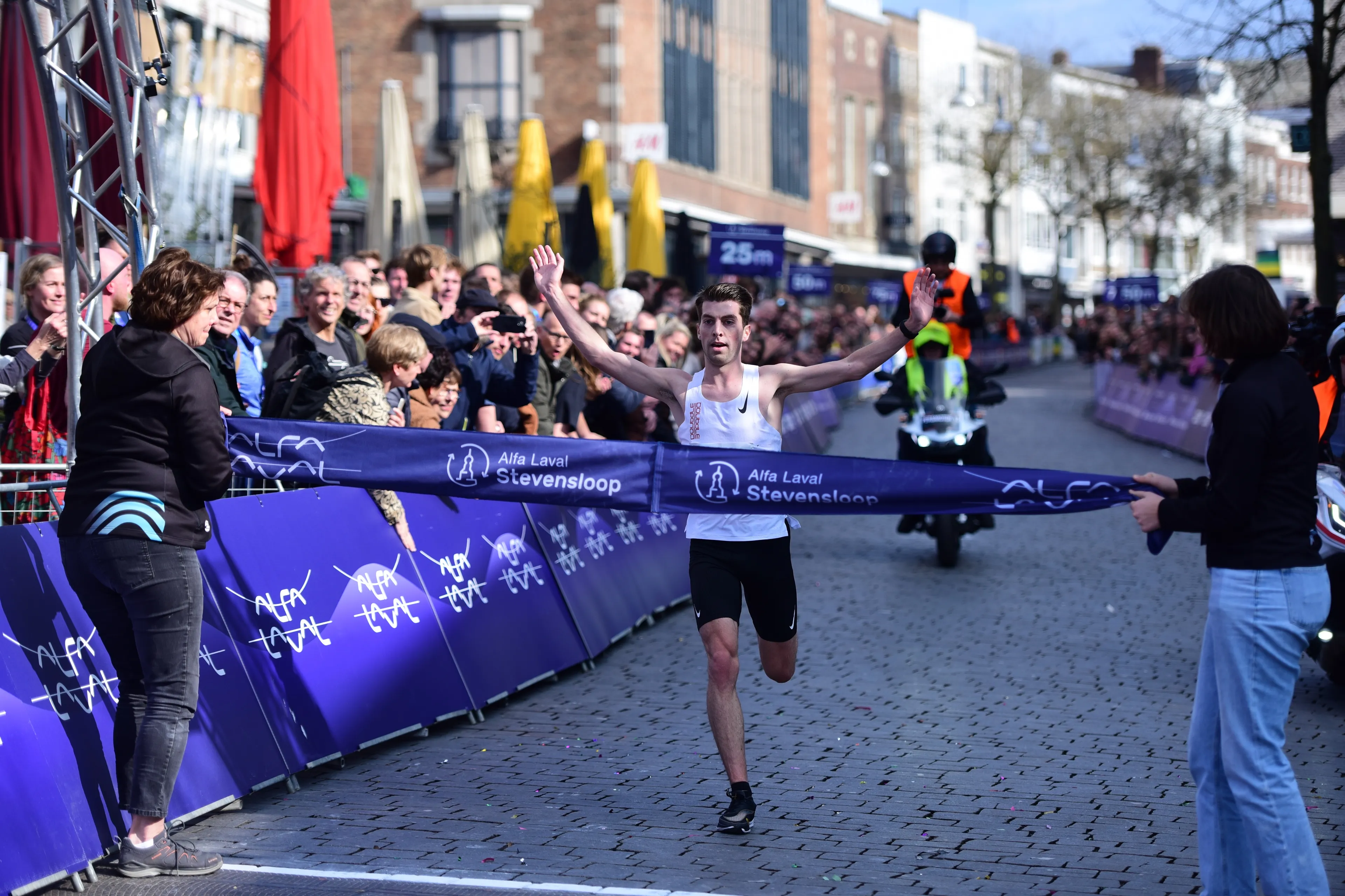 luuk maas wint halve marathon