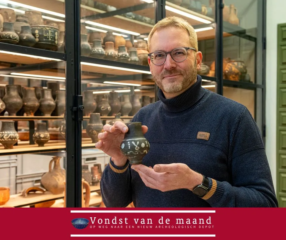 stephan met beker archeologisch depot8 n