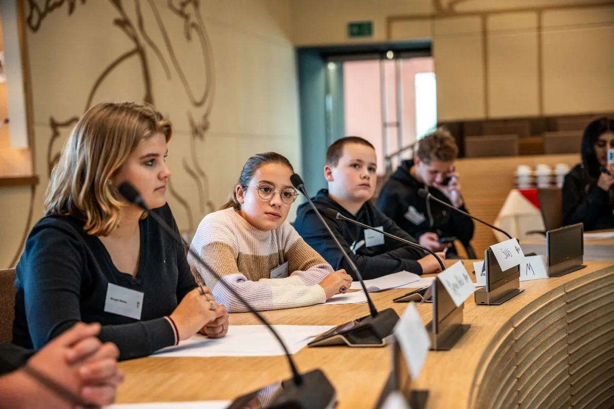 provinciaal jeugddebat nikki van toorn