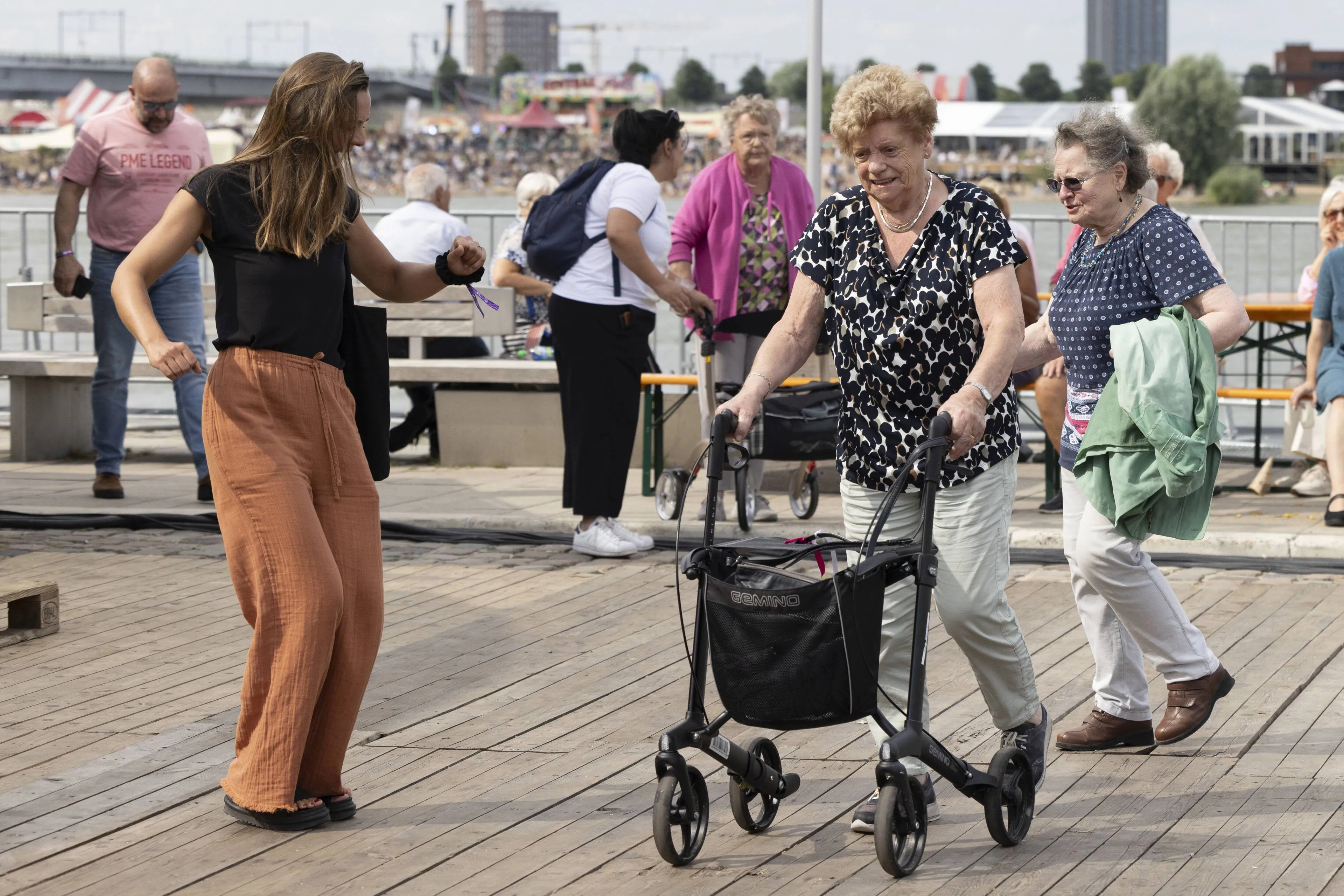 14 07 2024 vierdaagsefeesten smaakmarkt ouderen bart nijs 1