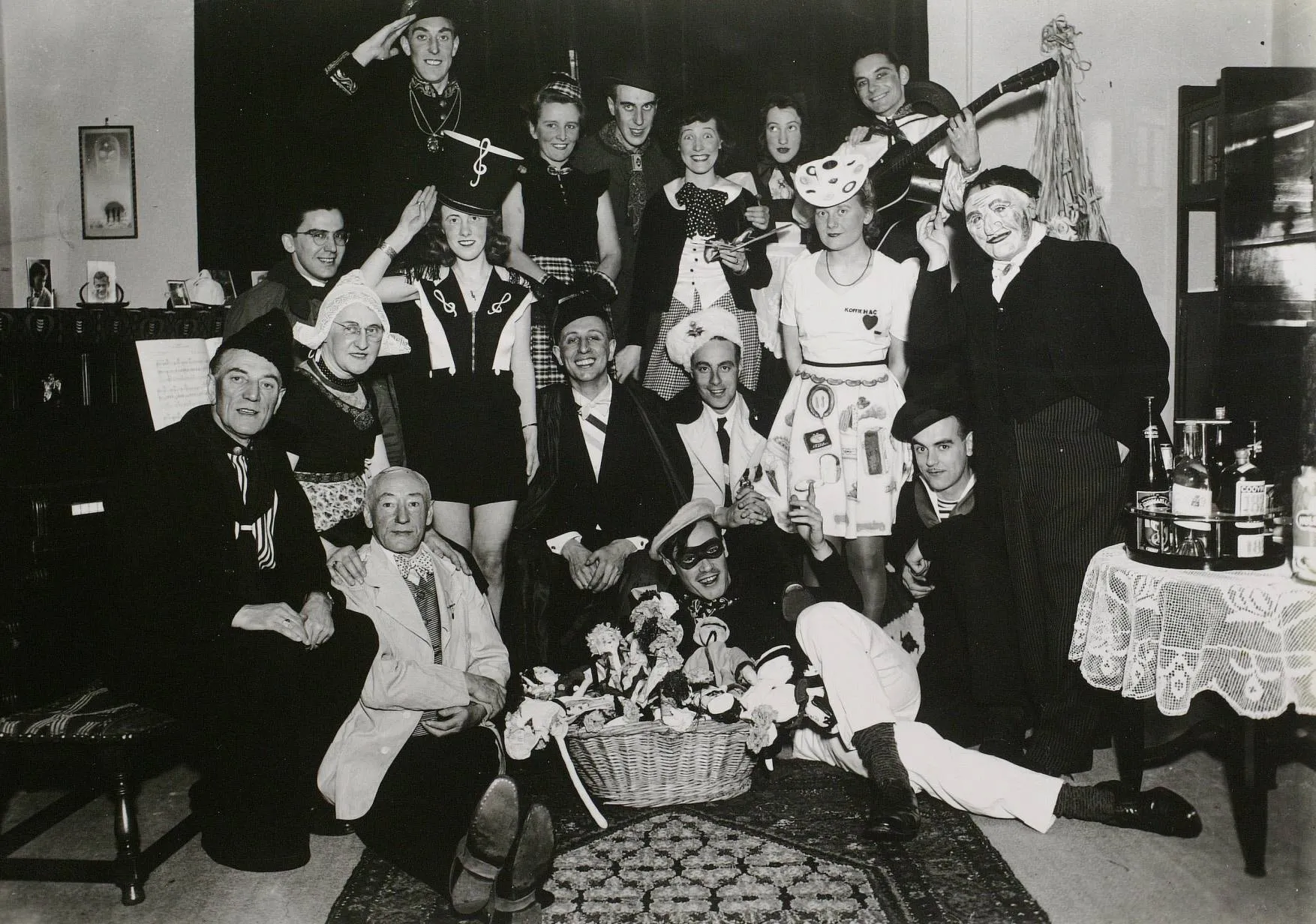 Carnaval huisfeest in s Hertogenbosch 19 februari 1944 BRON Nationaal Carnavalsmuseum en Erfgoed s Hertogenbosch