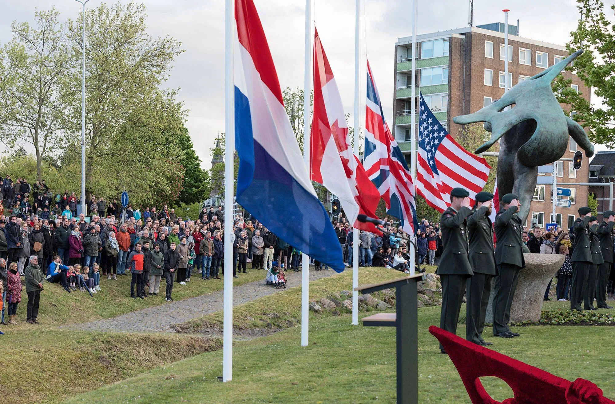 Dodenherdenking Trajanusplein2