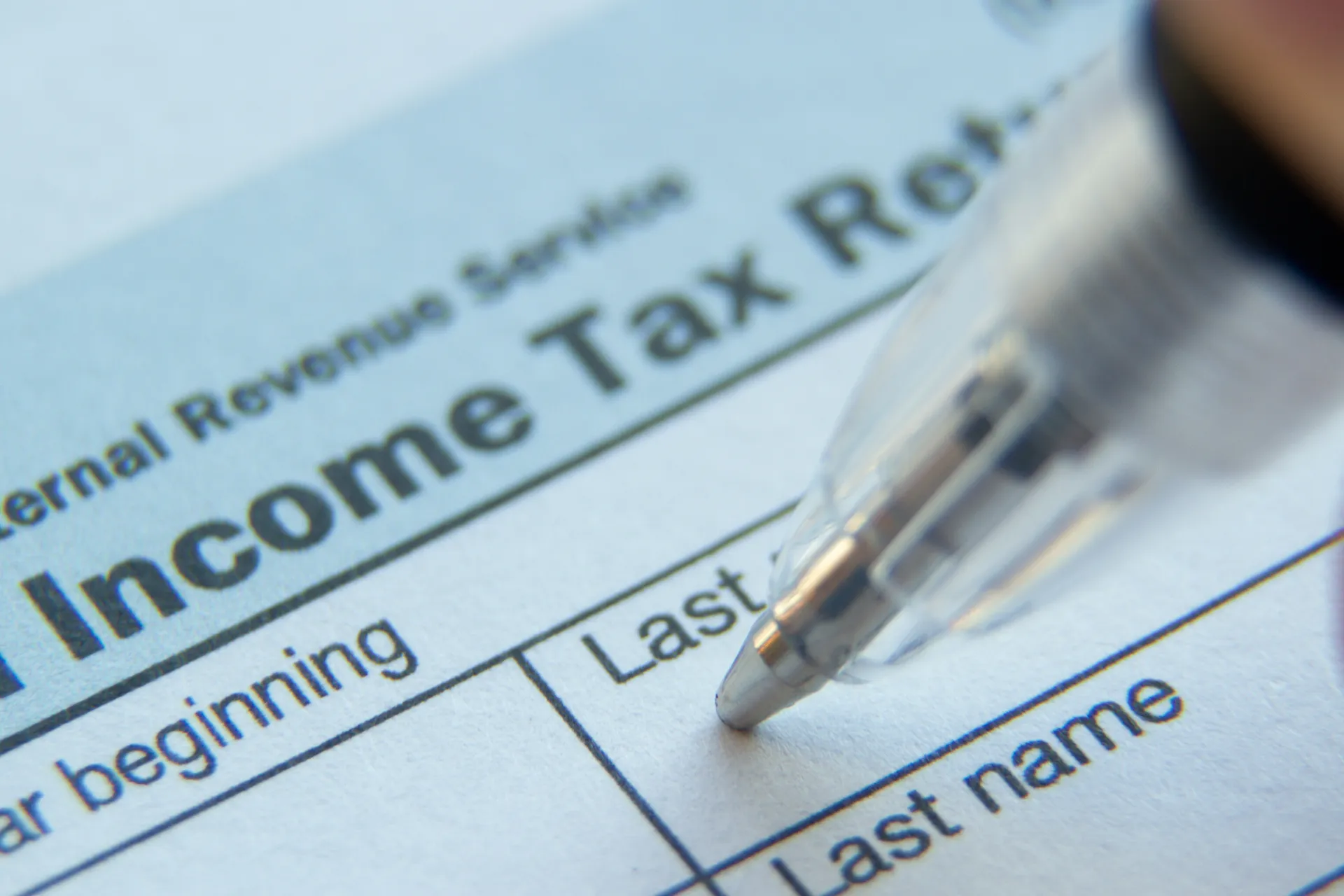 tax 1040 last name