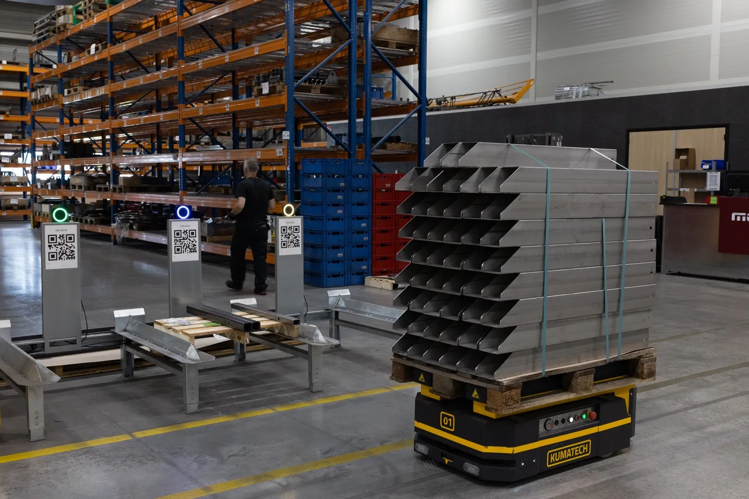 AGV_X9A3203