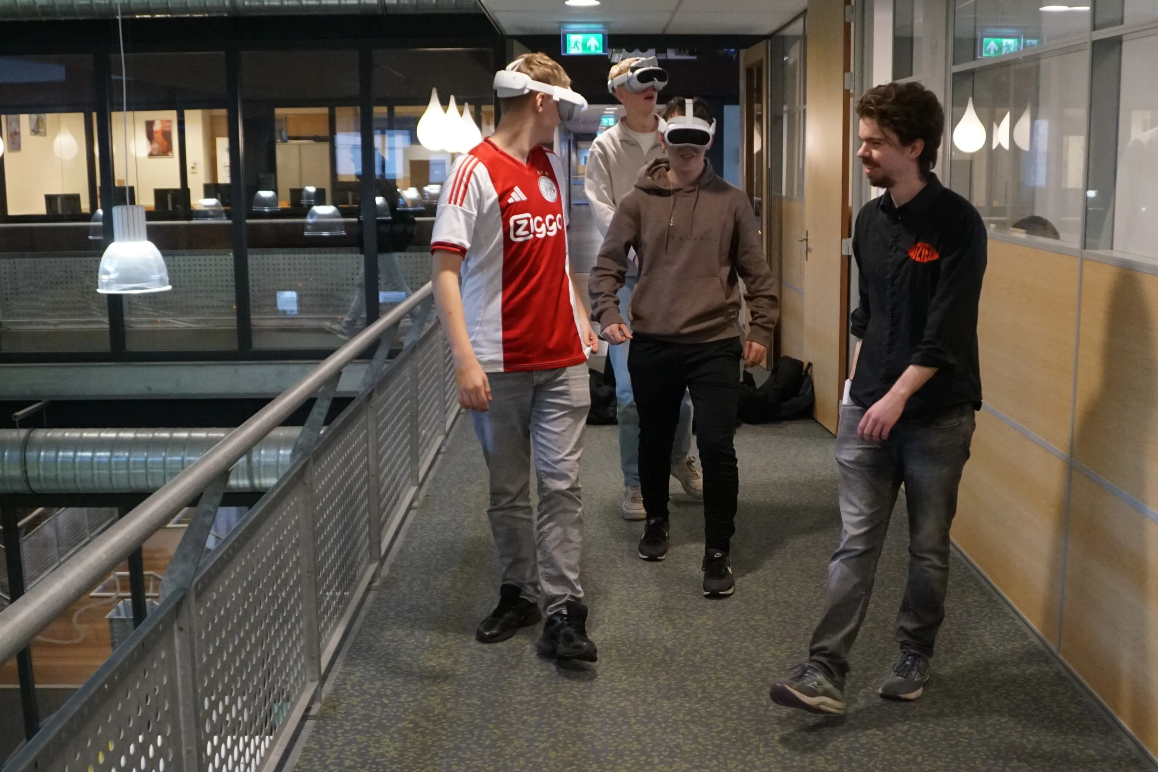 Studenten Firda ervaren hoe het is om slechtziend te zijn.