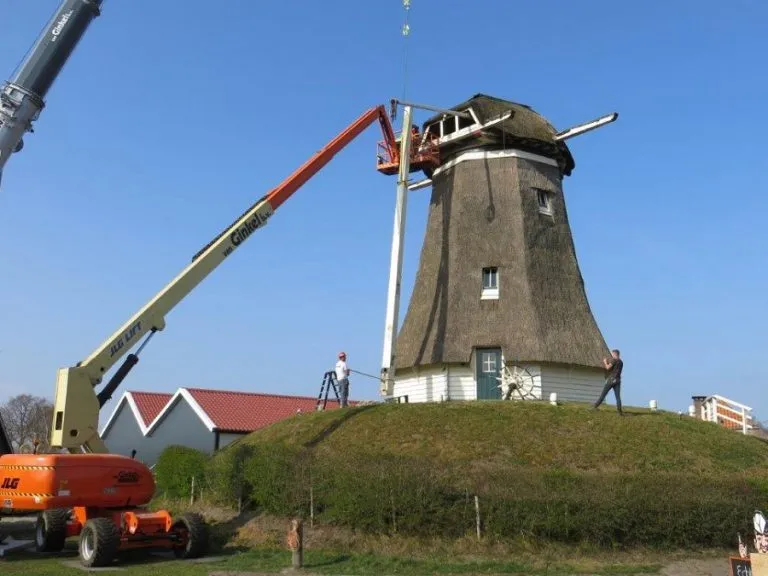 Oliebollenverkoop voor renovatie Molen de Duif